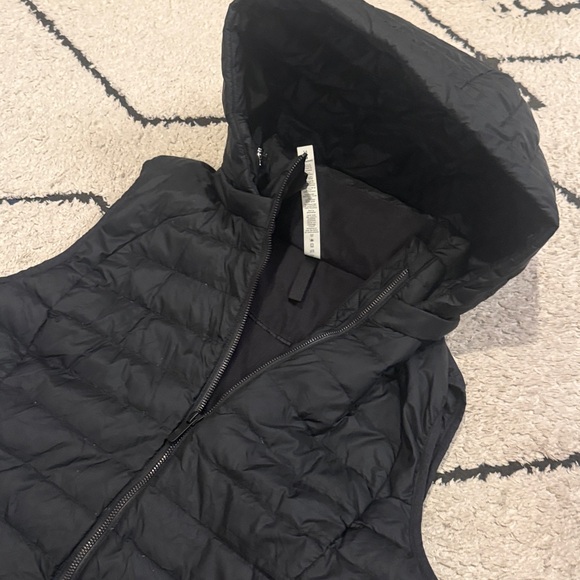 Lululemon Athletica Brave the cold vest 14 Black Puffer Jacket - Picture 6 of 7